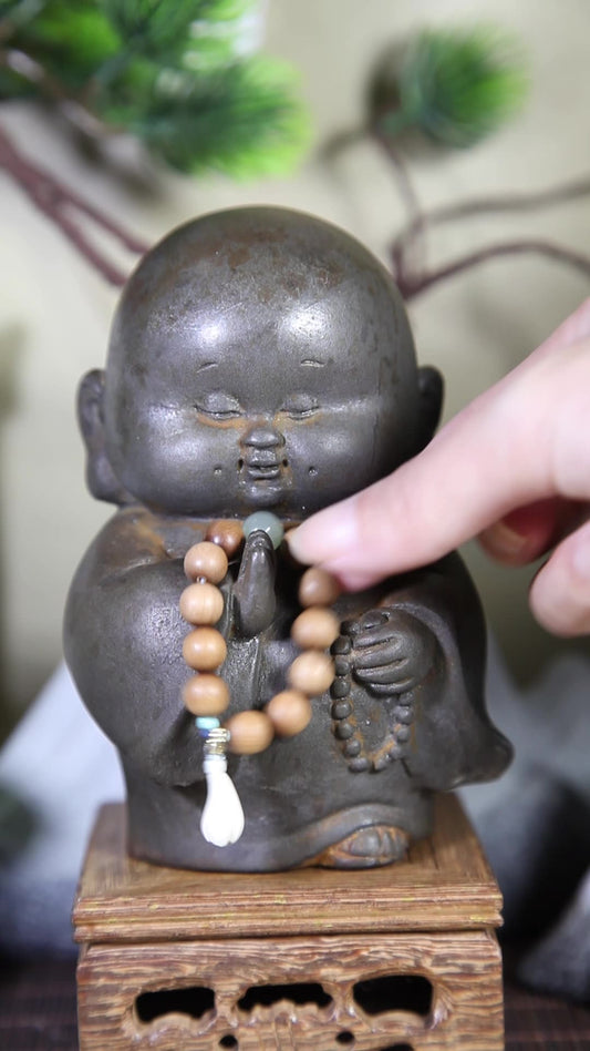 Chinese Cute Chanting Little Monk Handmade Resin Desktop Tea Pet Home Decor Ornament with Zen Inspiring Design