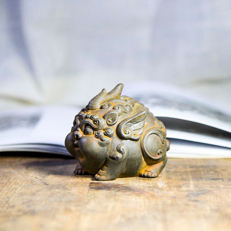 Adorable Pi Xiu figurine in a creative Chinese style, handmade as a desktop ornament